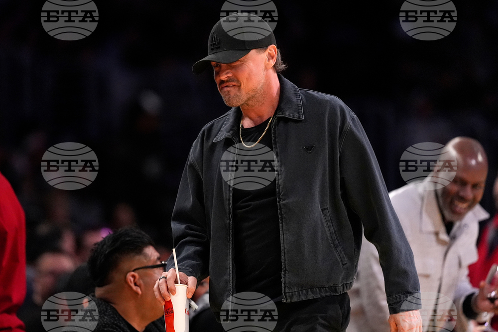 Bucks Lakers Basketball