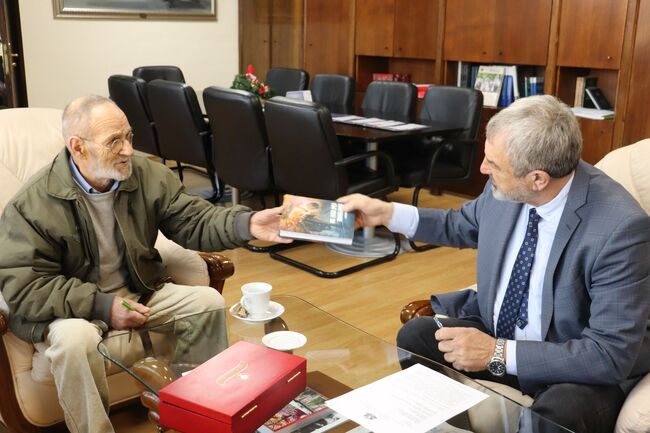 Областна администрация Русе: Ролята на културата за общественото развитие обсъдиха областният управител Драгомир Драганов и писателят Кънчо Атанасов