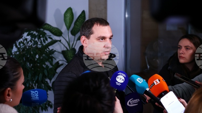 Ако не сменим ръководството на БСП и председателя й, не знам с какви очи ще излезем пред обществото, каза депутатът Иван Петков