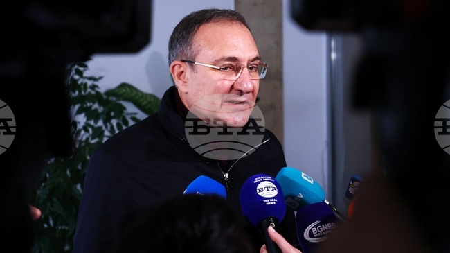 Разумно е да бъде свикан конгрес на БСП, защото е колективната мисъл на партията, каза Борислав Гуцанов