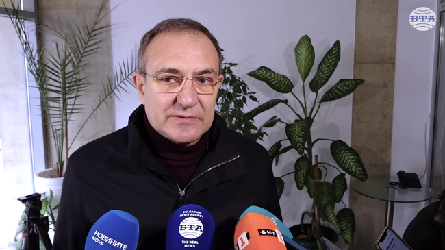 Разумно е да бъде свикан конгрес на БСП, защото е колективната мисъл на партията, каза Борислав Гуцанов