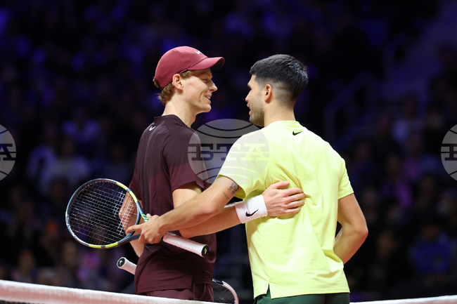 Карлос Алкарас победи Яник Синер в демонстративен мач, проведен в Република Корея
