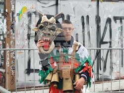 Сурвакарско шествие на сурвакари от Пернишко гостува в София