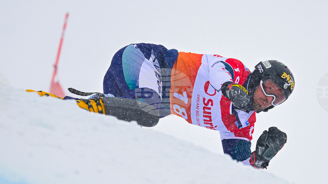 Радослав Янков се класира на четвърто място, а Тервел Замфиров е шести в паралелния гигантски слалом от Световната купа по сноуборд в швейцарския зимен център Скуол