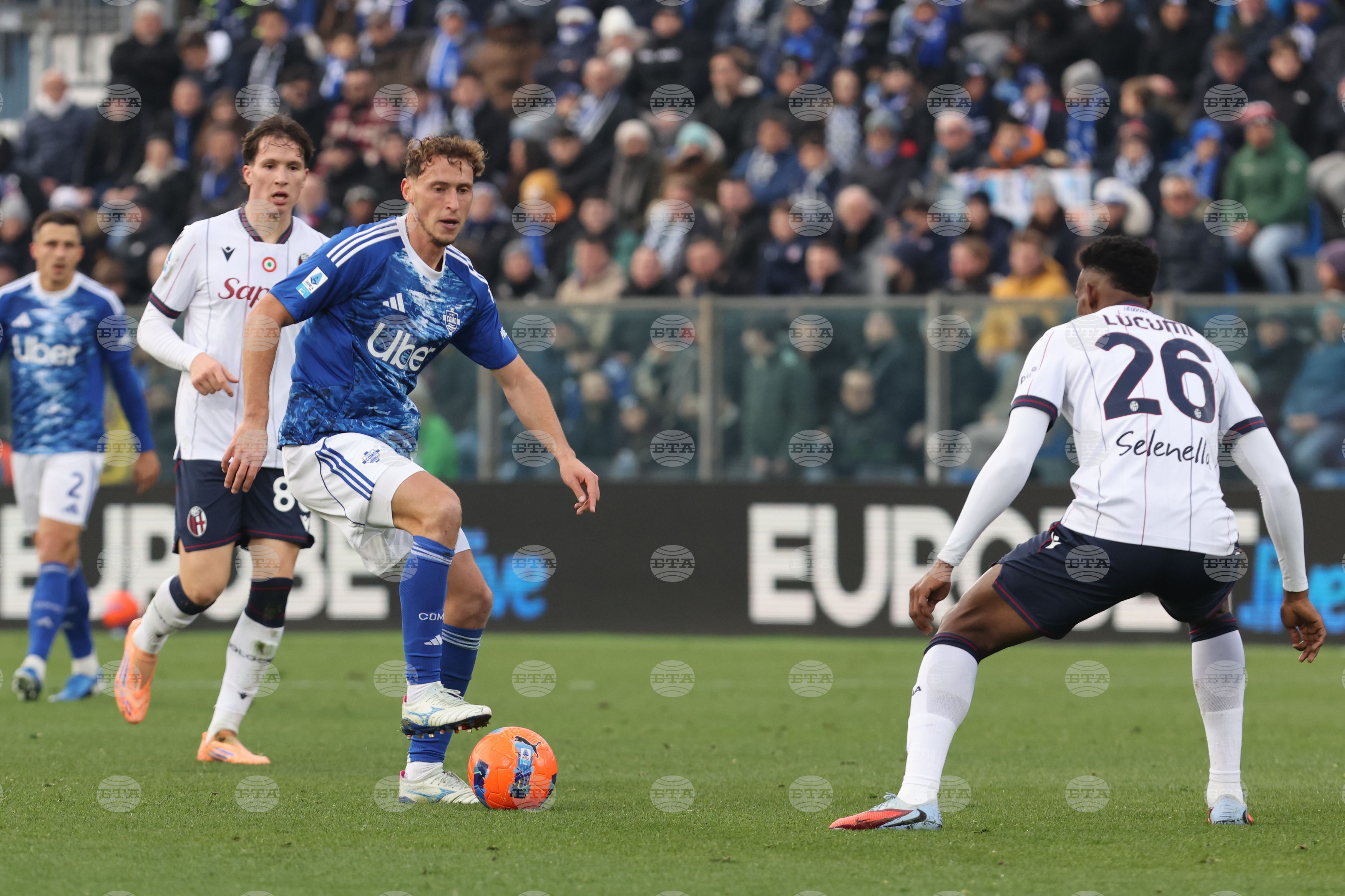 Гол в добавеното време донесе точка на Комо при домакинството на Каляри