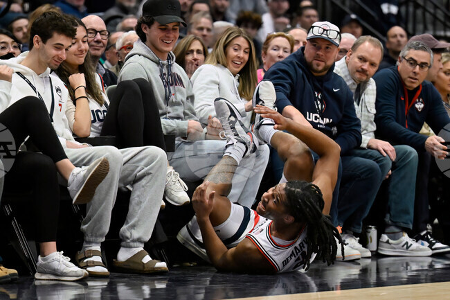 DePaul UConn Basketball