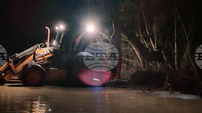 Пропукала се е дига след вливането на река Конска в река Струма, съобщи кметът на Батановци 