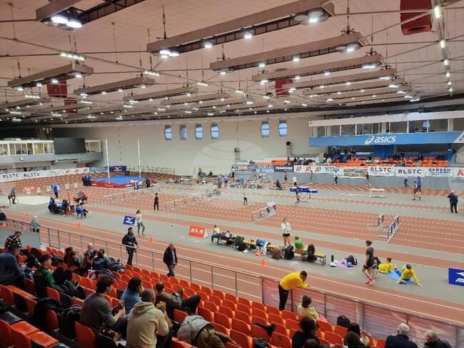 Радина Величкова и Ива Деливерска постигнаха победи на лекоатлетическия турнир "Академик"