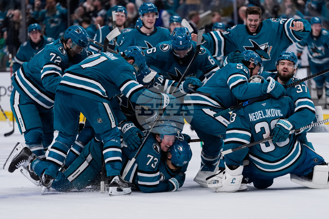 APTOPIX Stars Sharks Hockey