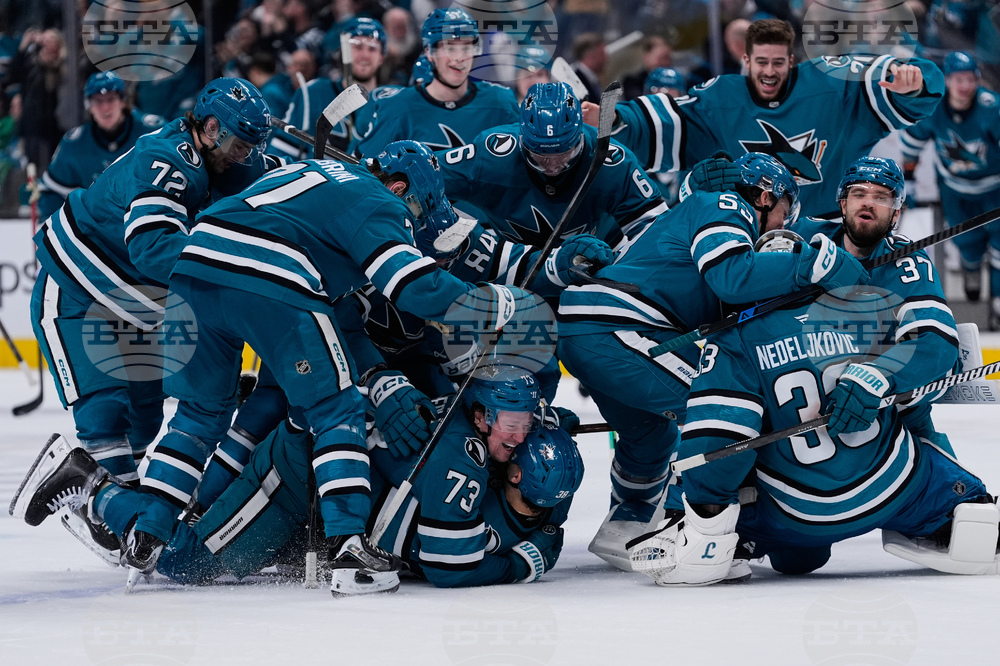 APTOPIX Stars Sharks Hockey