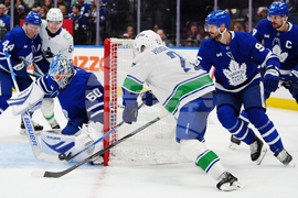 Canucks Maple Leafs Hockey