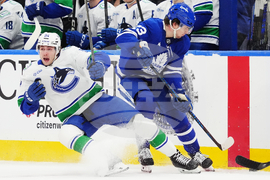 Canucks Maple Leafs Hockey