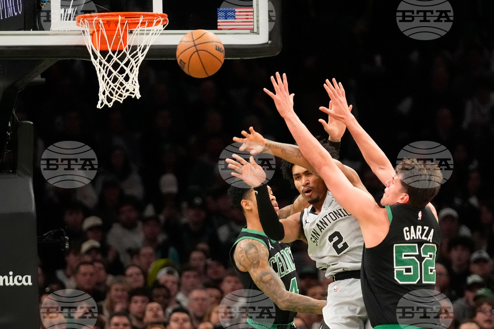 Spurs Celtics Basketball