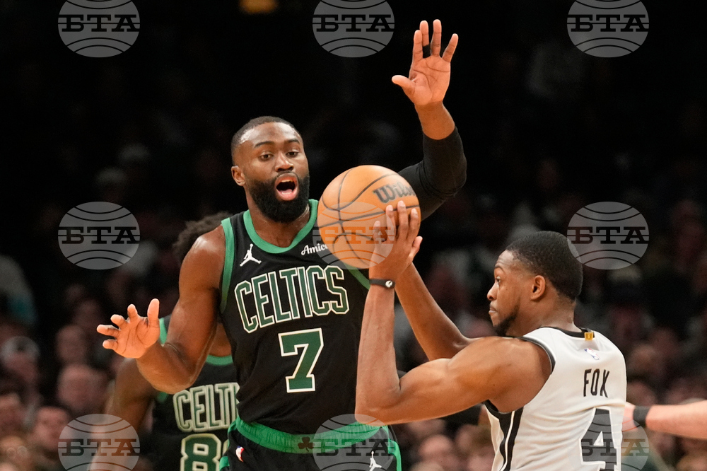 Spurs Celtics Basketball