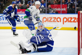 Canucks Maple Leafs Hockey