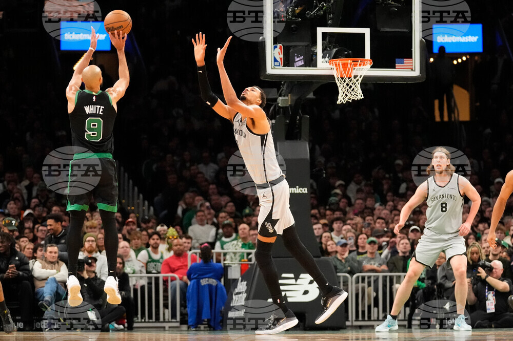 Spurs Celtics Basketball