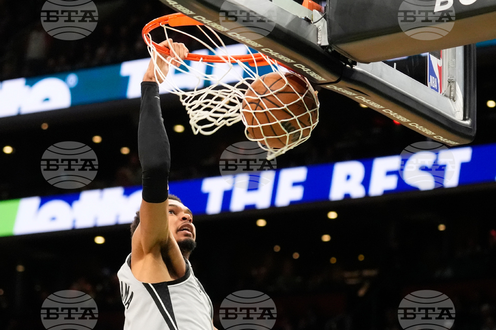 Spurs Celtics Basketball