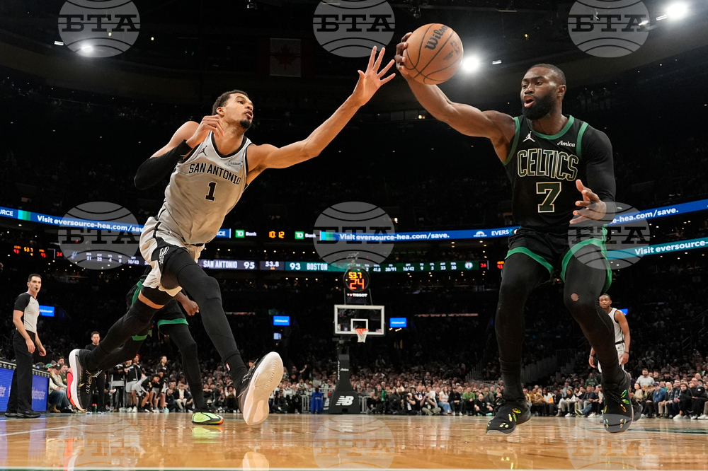 Spurs Celtics Basketball