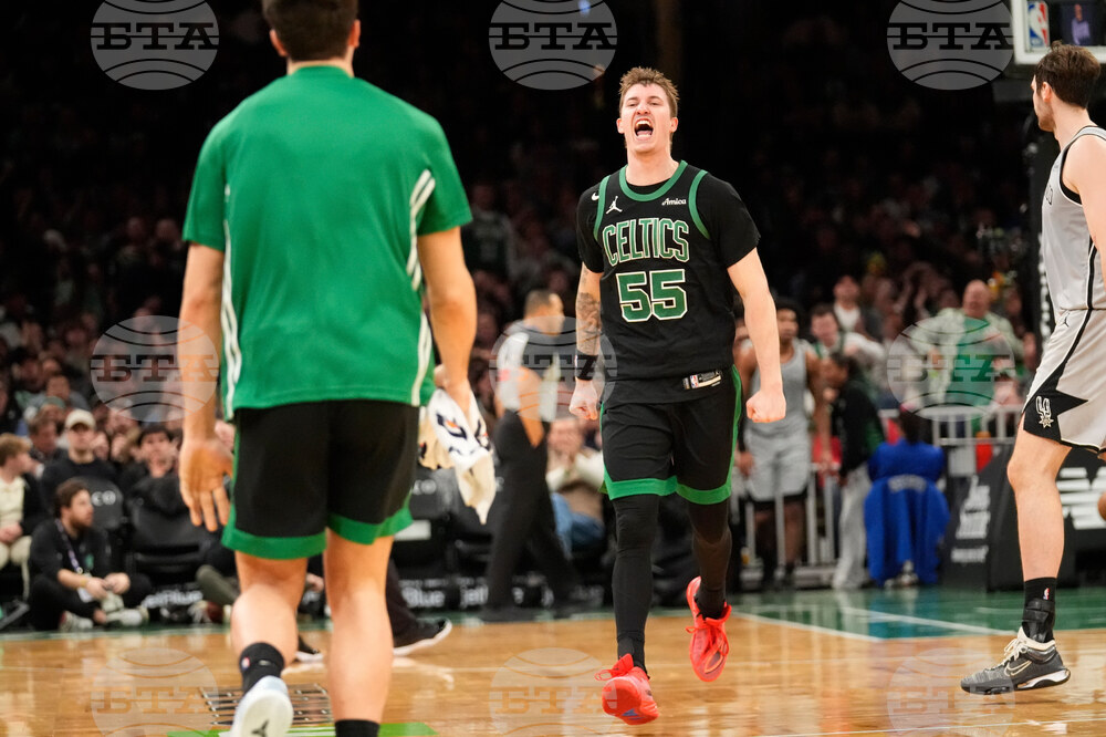 Spurs Celtics Basketball