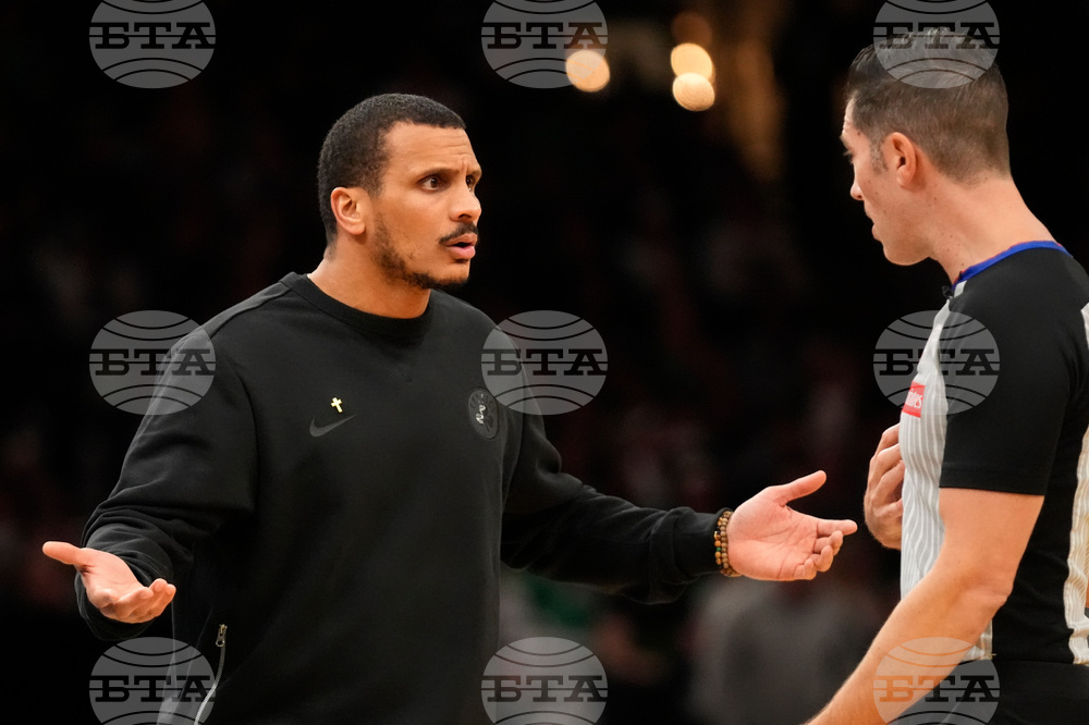 Spurs Celtics Basketball