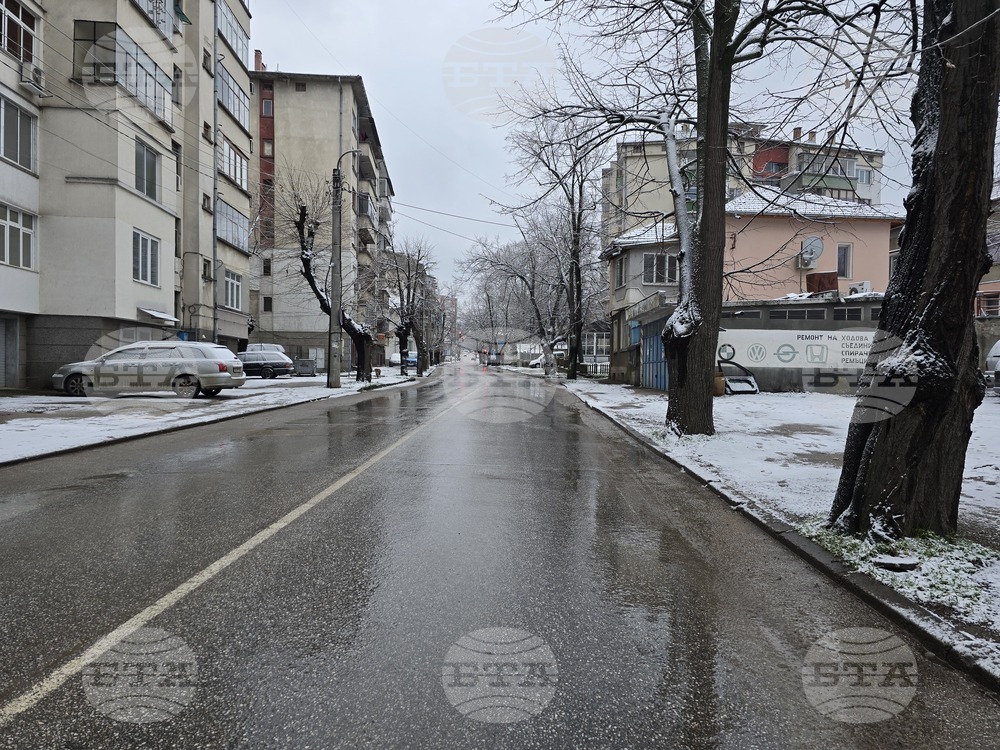 В Ловешка област пътищата са опесъчени и са проходими при зимни условия
