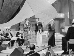 к. к. "Слънчев бряг" (3 юни 1976) По време на откриването на XII Международен фестивал "Златният орфей". На снимката: водещият Миодраг Иванов. Пресфото-БТА, снимка: Стефан Тихов/архив