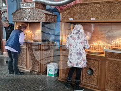 Шумен - храм „Свети Три Светители“ - литургия