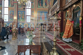 Шумен - храм „Свети Три Светители“ - литургия