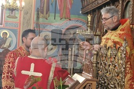 Шумен - храм „Свети Три Светители“ - литургия