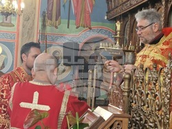 Шумен - храм „Свети Три Светители“ - литургия