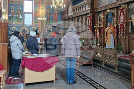 Шумен - храм „Свети Три Светители“ - литургия