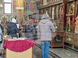 Шумен - храм „Свети Три Светители“ - литургия