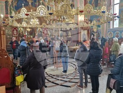 Шумен - храм „Свети Три Светители“ - литургия