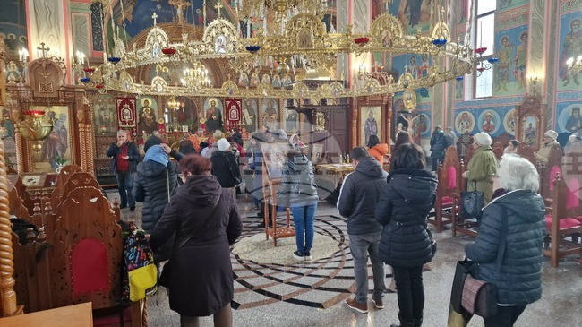 Днешният ден и днешното евангелско четиво са посветени на това как Христос се заселва в Капернаум, каза отец Красимир в проповедта си в Шумен