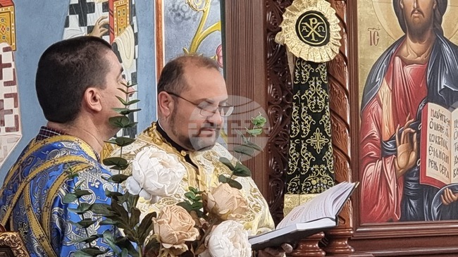 Към вътрешна промяна и живо общение с Бога призова в неделната си проповед отец Йоан от сливенския храм "Света Петка"