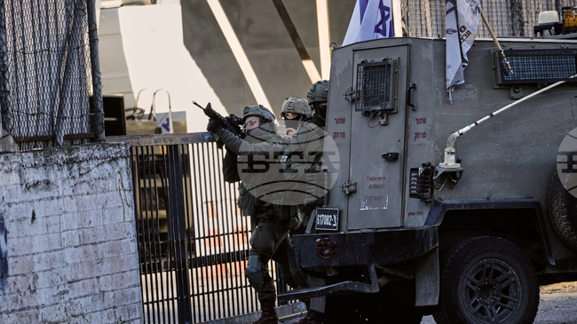 Израелски войници убиха палестински тийнейджър на Западния бряг, съобщиха израелската армия и палестинското здравно министерство