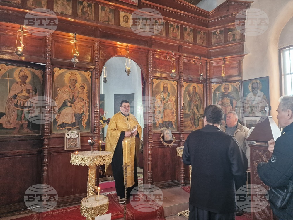 Разград - храм „Св. Георги Победоносец“ - литургия