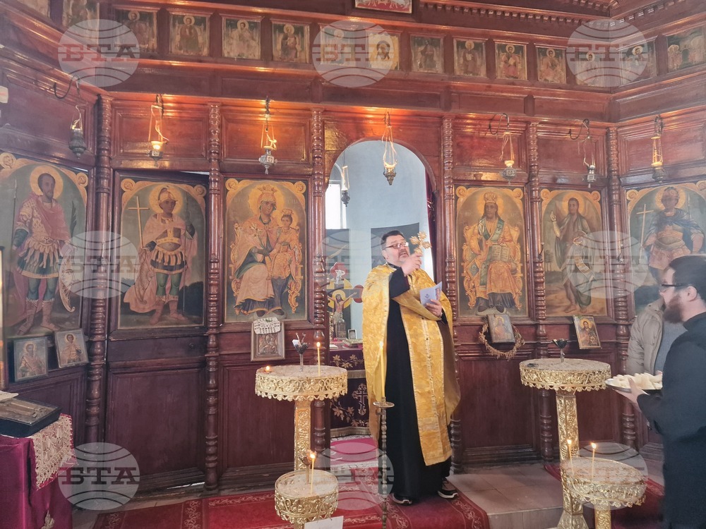 Разград - храм „Св. Георги Победоносец“ - литургия