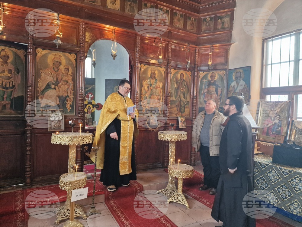 Разград - храм „Св. Георги Победоносец“ - литургия