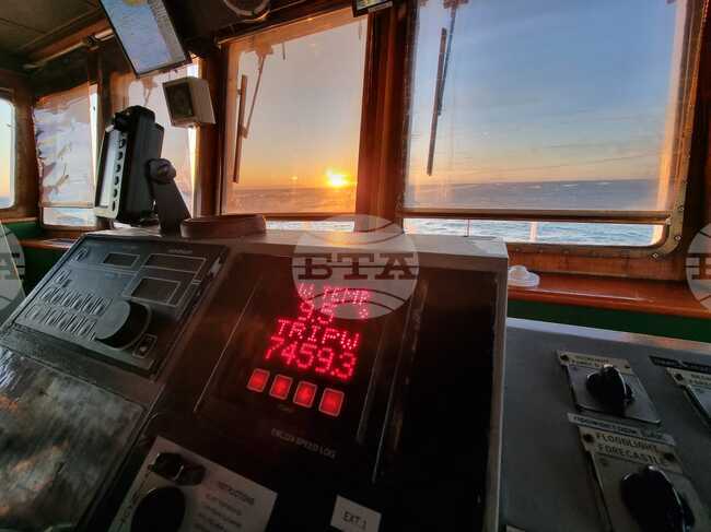 RSV 421 Sails into Strait of Magellan