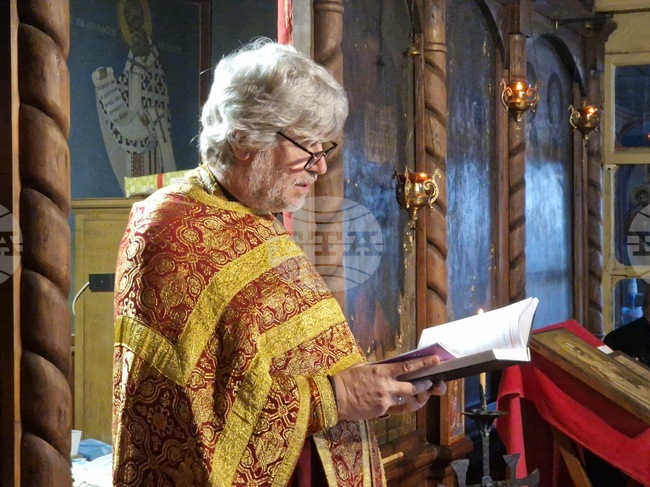 Смирението е основата на нашето извисяване, изграждане, богоуподобяване и живот, каза отец Славчо Иванов във Велико Търново