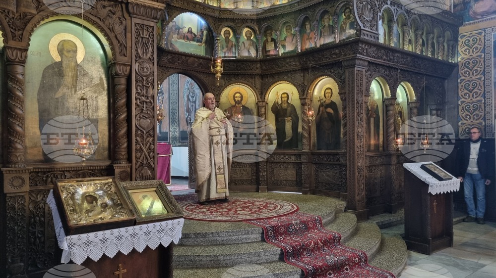 Търговище - неделна служба - отец Димитър Захариев