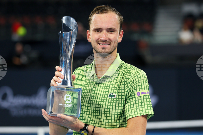 Даниил Медведев триумфира на турнира по тенис в Бризбейн