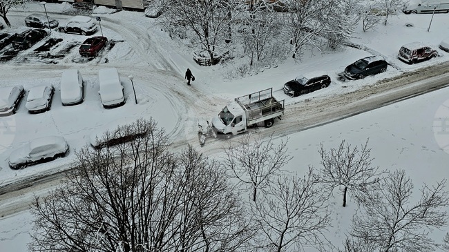 Община Русе обяви 12 януари за неучебен, а общинските паркинги за безплатни, пътищата в региона са проходими при зимни условия