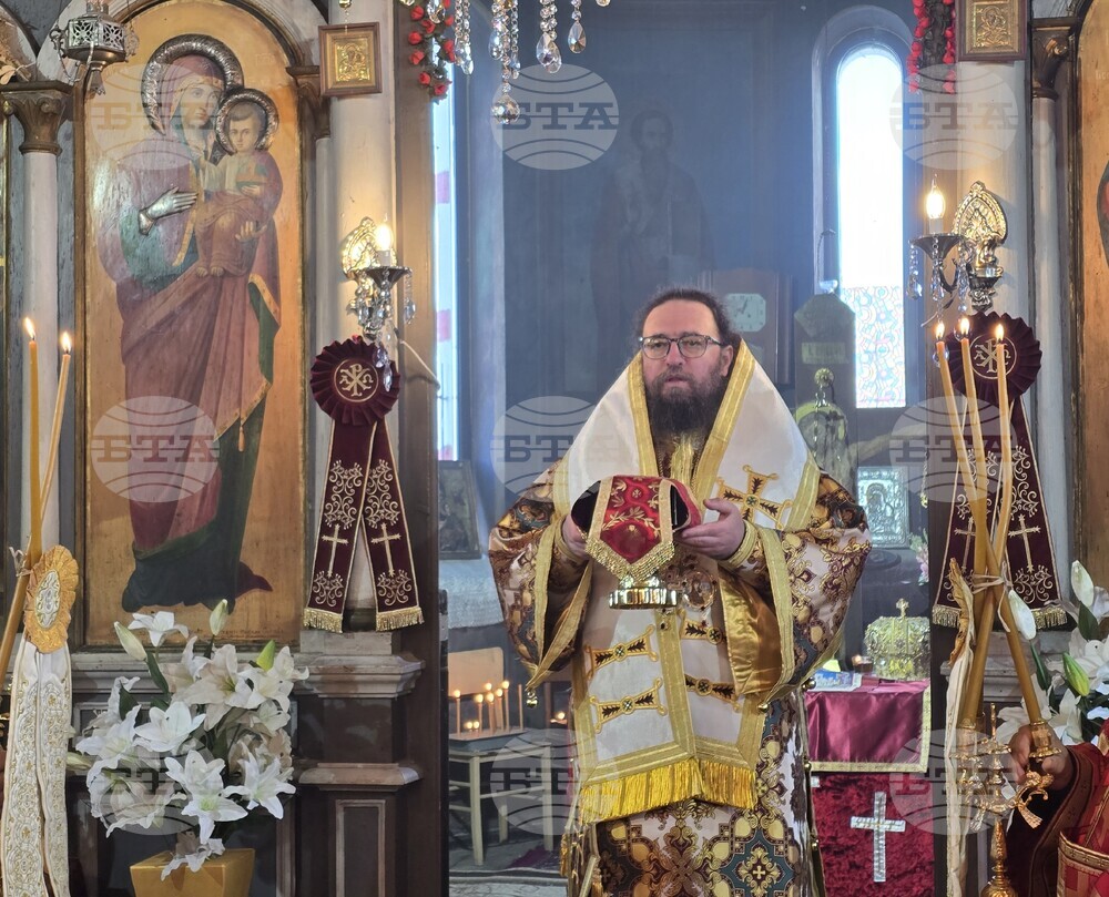 Село Сланотрън - храм „Успение Богородично“ - литургия