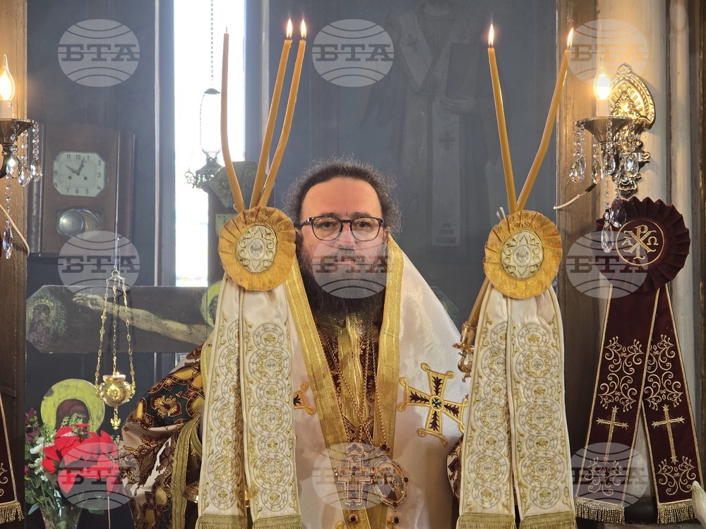 Село Сланотрън - храм „Успение Богородично“ - литургия