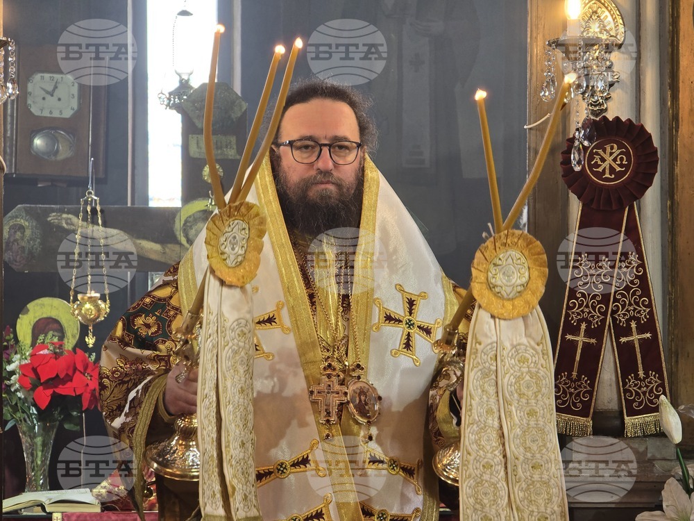 Село Сланотрън - храм „Успение Богородично“ - литургия