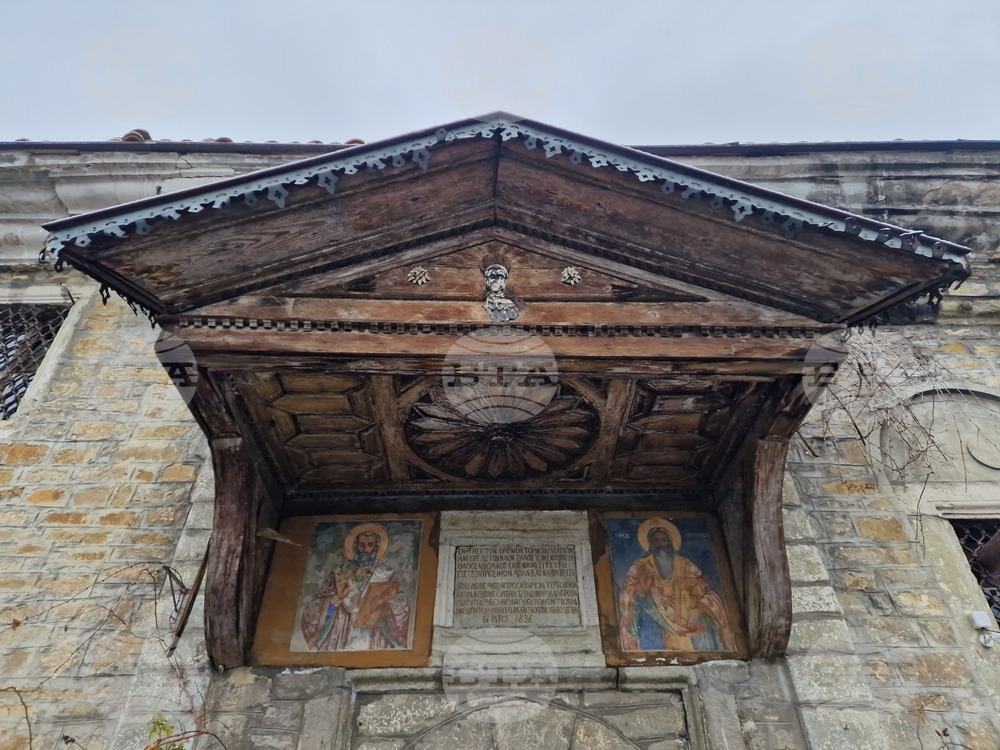 Велико Търново - Неделна литургия в параклис „Св. Евтимий, патриарх Търновски“ към храм „Св. Никола“