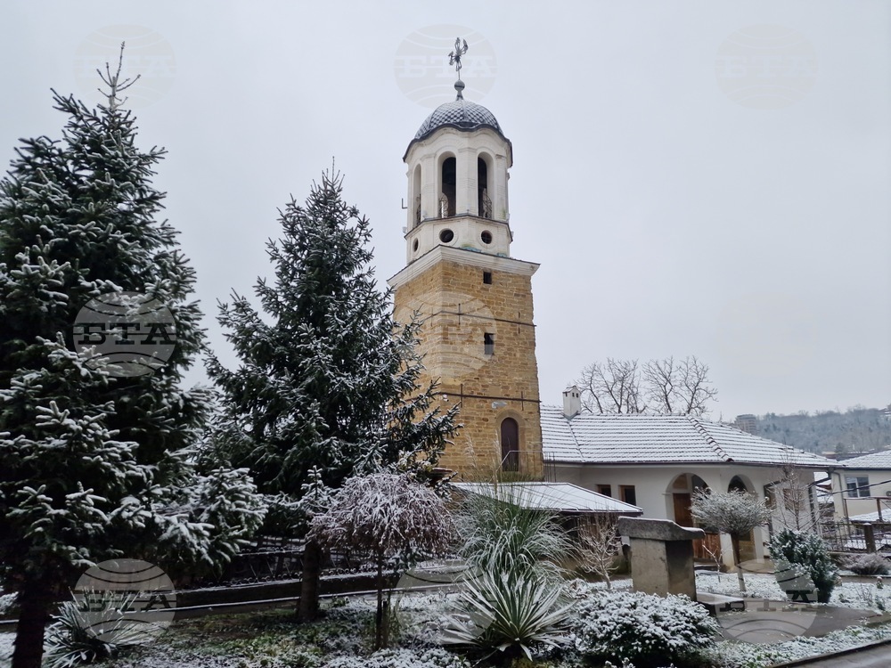 Велико Търново - Неделна литургия в параклис „Св. Евтимий, патриарх Търновски“ към храм „Св. Никола“