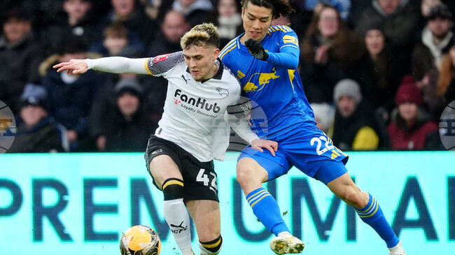 Лийдс започна с победа в турнира за Купата на Англия, Илия Груев започна като титуляр срещу Дарби